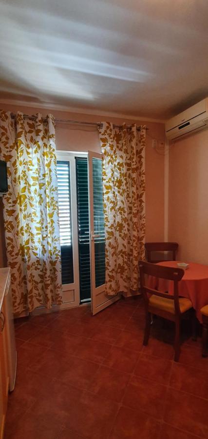 Lav Apartments Herceg Novi Esterno foto