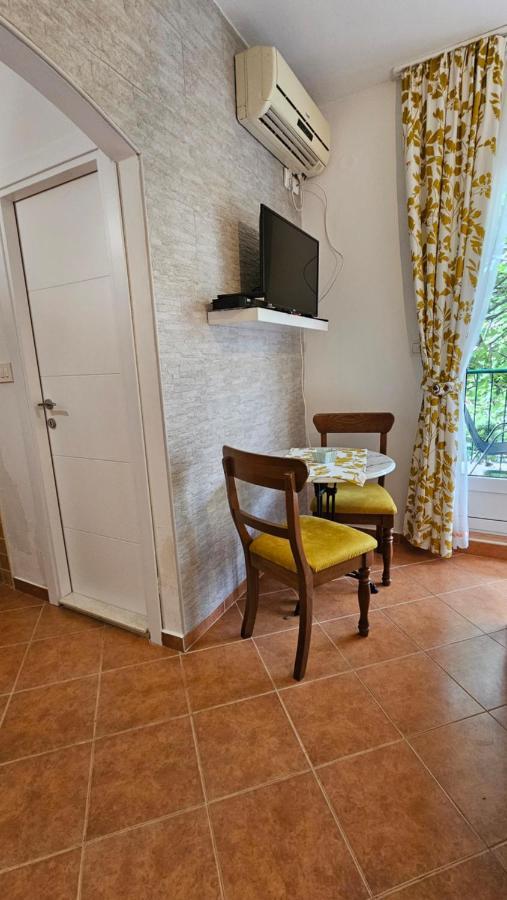Lav Apartments Herceg Novi Esterno foto