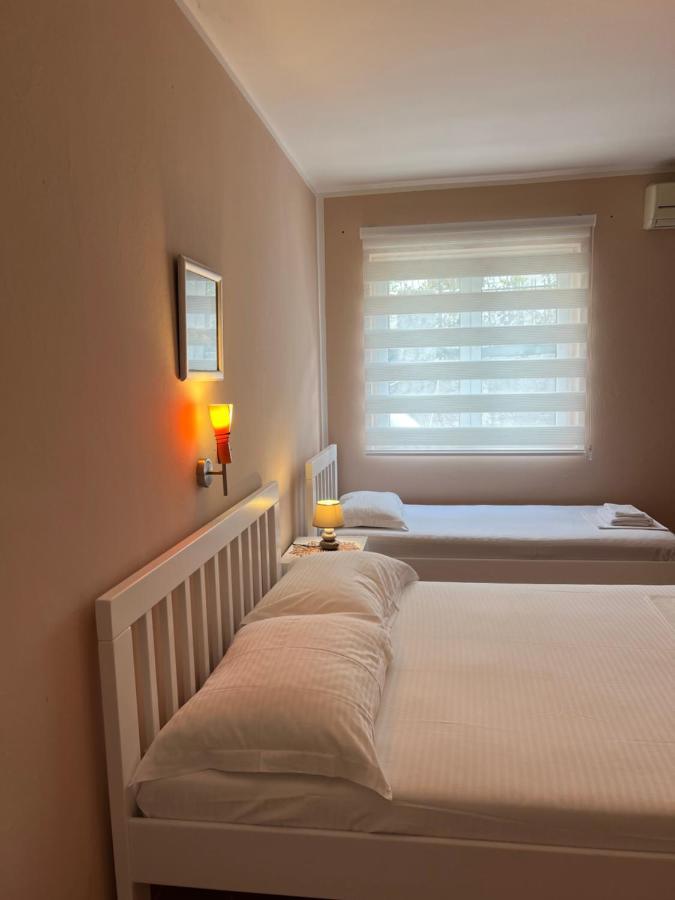 Lav Apartments Herceg Novi Esterno foto
